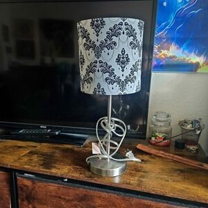 Elegant Black and White Table Lamp